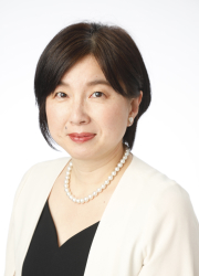 成島 由美氏